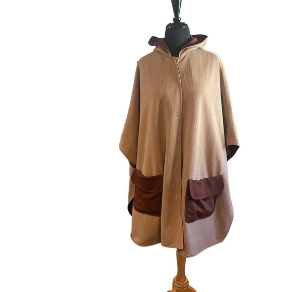 NWOT Reversible Hooded Poncho in Light Camel/Oatmeal, one size